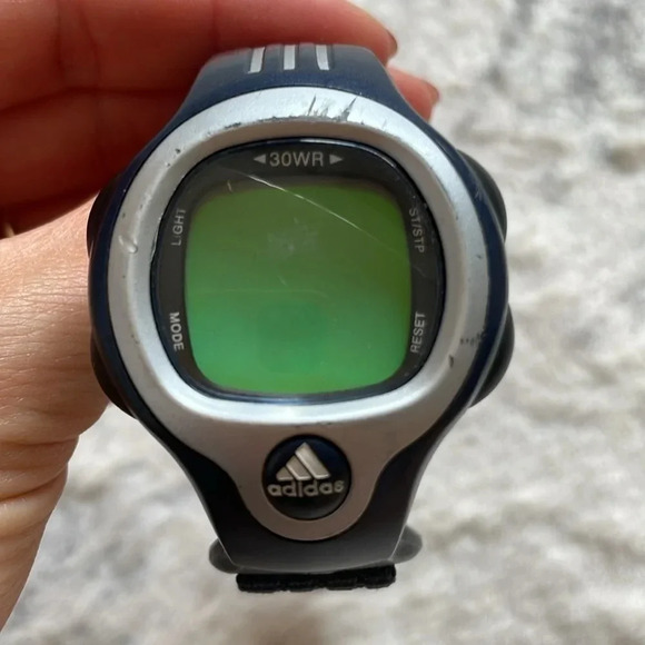 Adidas watch - Picture 6 of 9